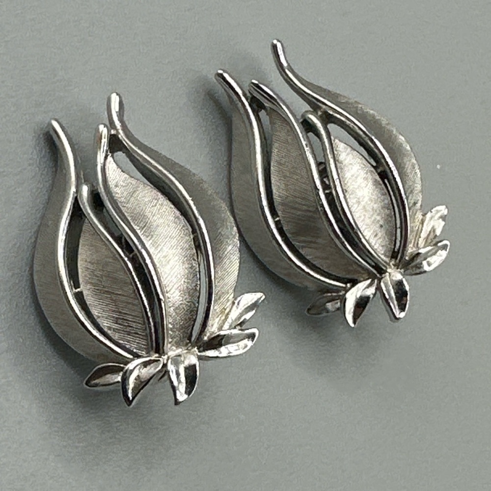 Elegant Silver Floral Earrings